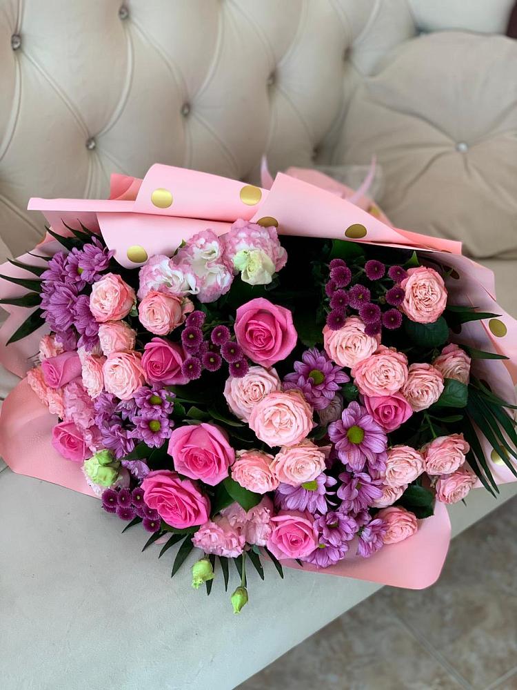 Букет цветов из: Хризантемы, Розы и Лизиантусы в Прималкинском