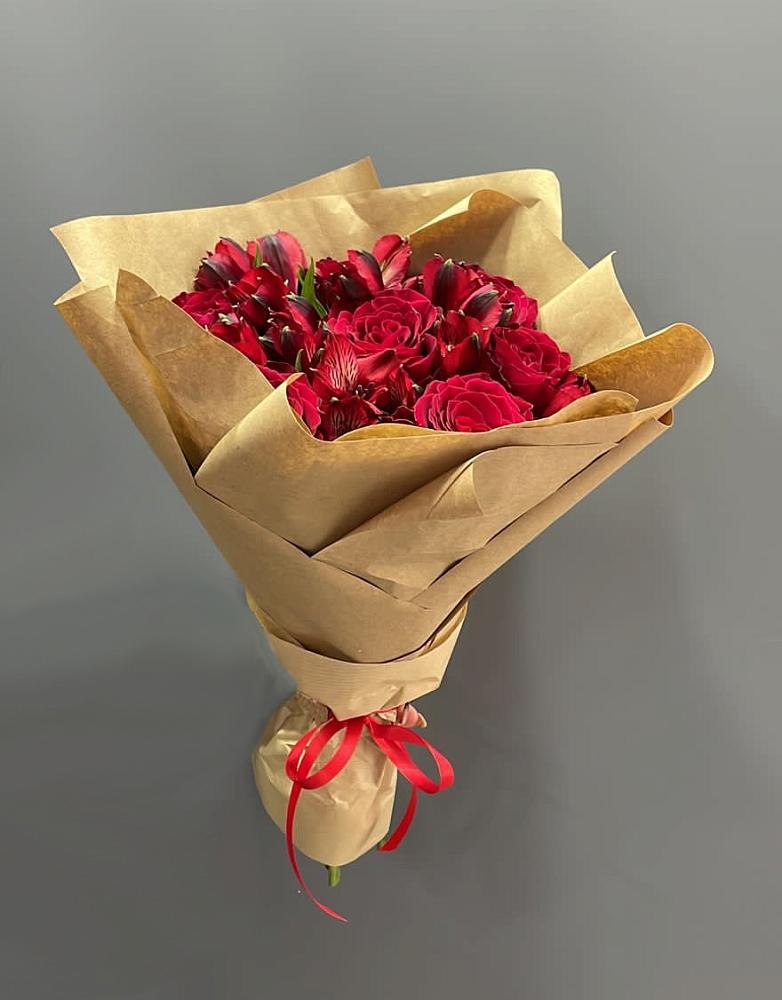 Букет цветов из: Альстромерии и Розы в Прималкинском