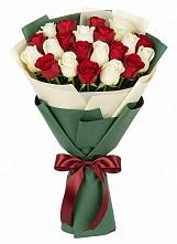 Букет Микс из красных и белых роз в Прималкинском