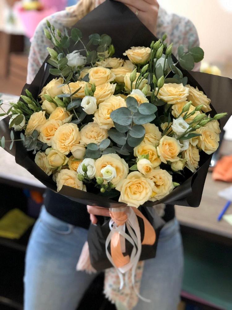 Букет цветов из: Розы и Лизиантусы в Прималкинском