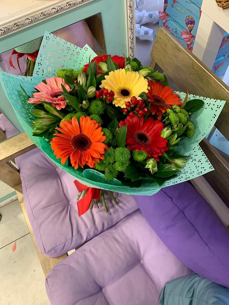 Букет цветов из: Герберы, Хризантемы и Альстромерии в Прималкинском