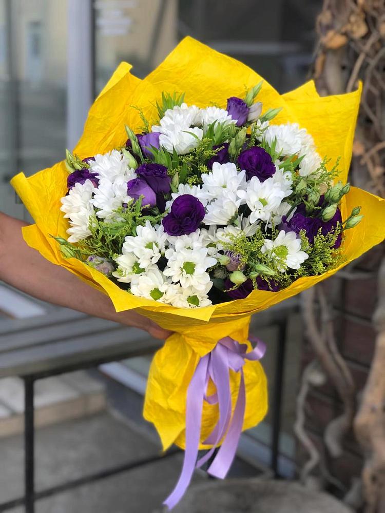Букет цветов из: Ирисы, Хризантемы и Ромашки в Прималкинском