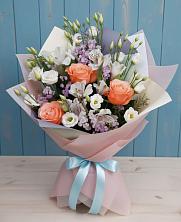 Букет цветов из:  Лизиантусы, Розы, Альстромерии и Гипсофила в Прималкинском