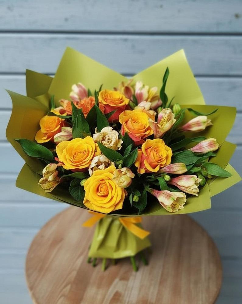 Букет цветов из: Альстромерии и Розы в Прималкинском