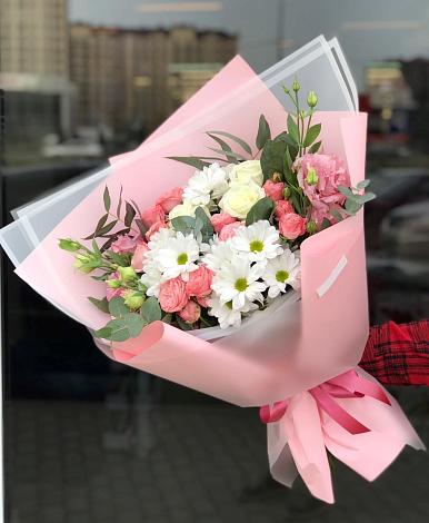 Букет цветов из: Розы, Лизиантусы и Хризантемы в Прималкинском