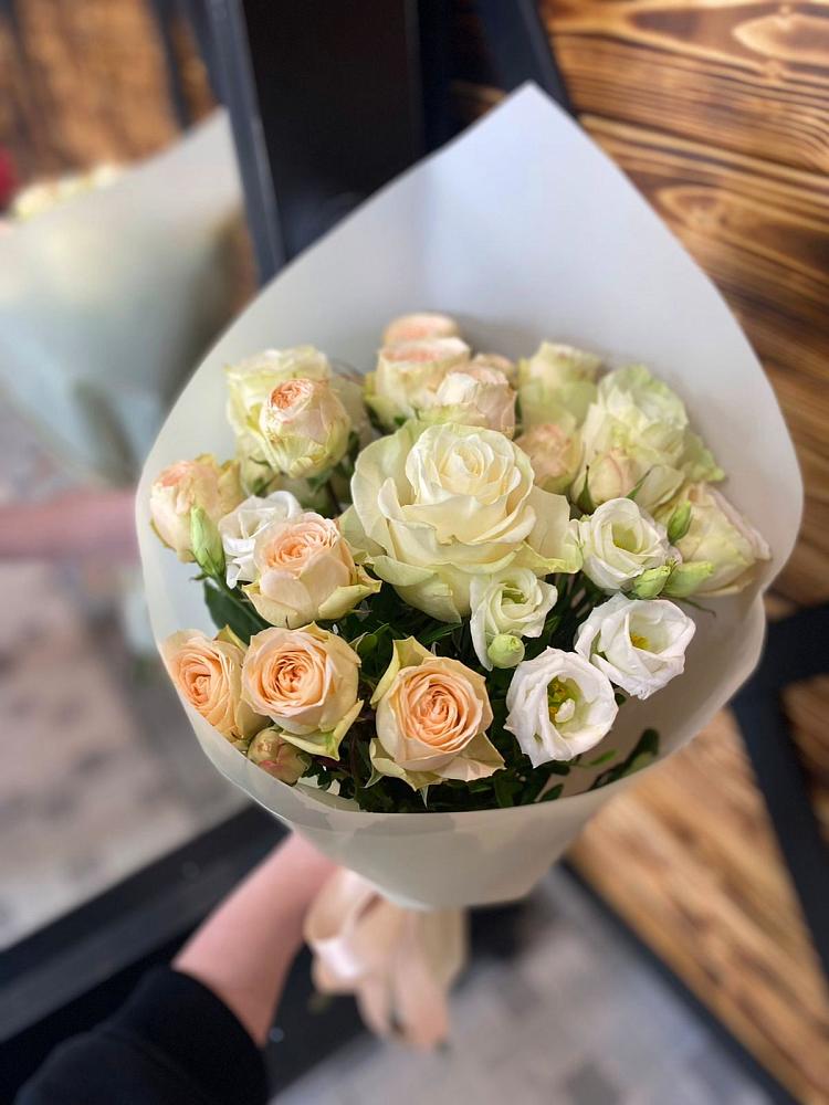 Букет цветов из: Розы и Лизиантусы в Прималкинском